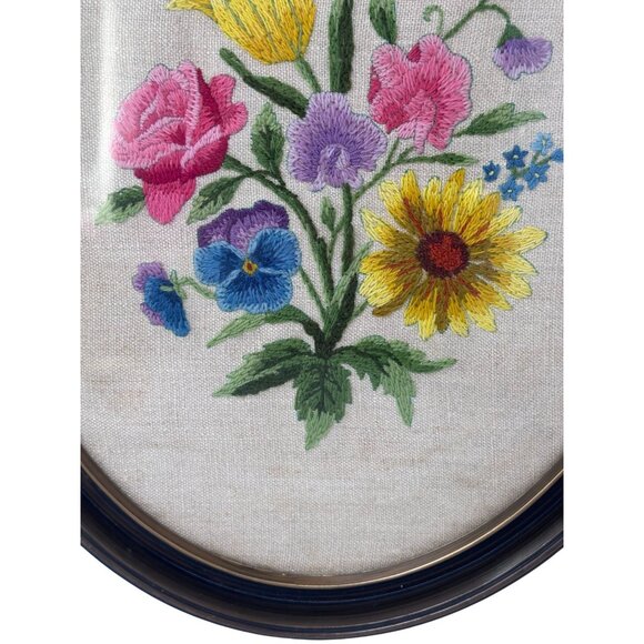 MCM Botanical Embroidery Oval Frame Crewel Floral Wall Art Needlepoint Vtg 2 - Picture 7 of 16